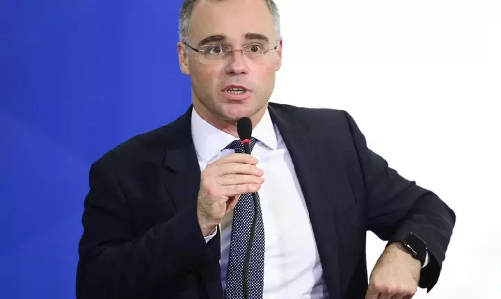 André Mendonça toma posse como ministro substituto do TSE