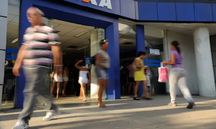 Caixa libera abono salarial a trabalhadores nascidos em novembro