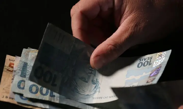 Caixa libera abono salarial para trabalhadores nascidos em dezembro