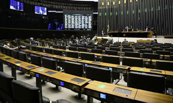 Câmara aprova PEC que derruba monopólio na fabricação de radiofármacos