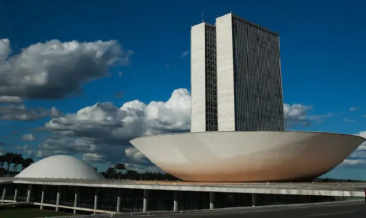 Câmara aprova suspensão de metas de prestadores de serviço do SUS