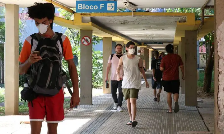 Capes disponibiliza 3.561 bolsas a 213 instituições de ensino superior