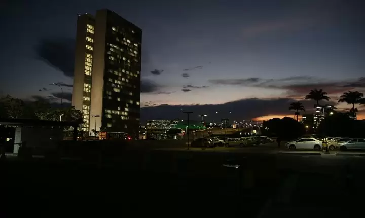 Congresso Nacional volta mostrar a frase Holocausto Nunca Mais