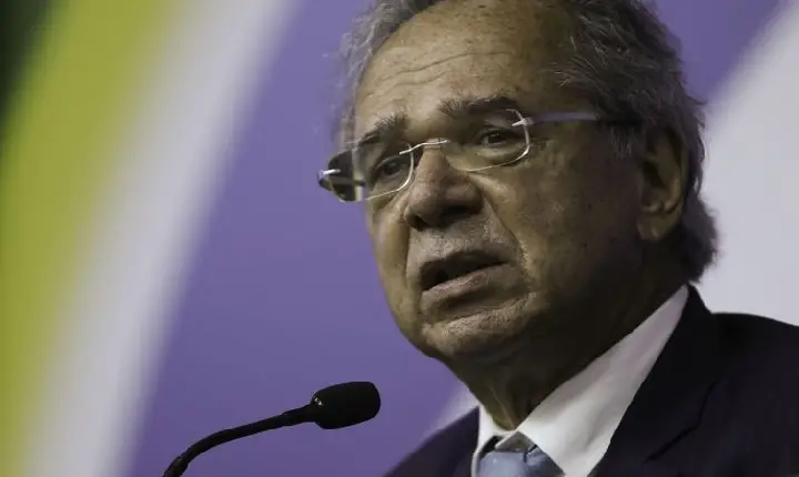 Conta de luz cairá 18% sem pôr empresas em risco, diz ministro