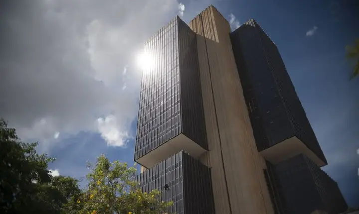 Copom eleva juros básicos da economia para 11,75% ao ano