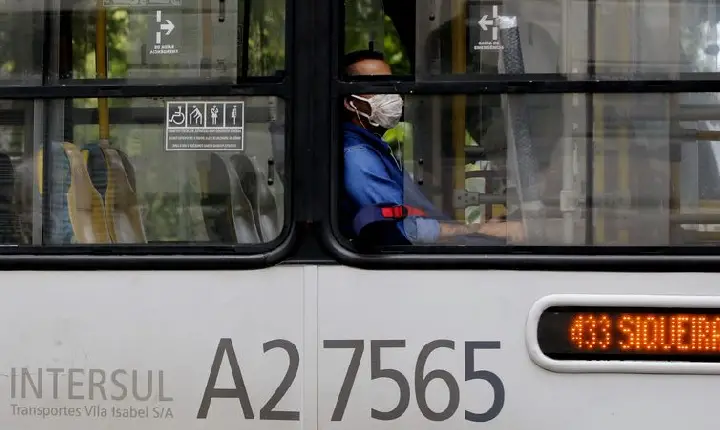 Covid-19: Brasil tem 29,8 milhões de casos e 658,9 mil mortes   