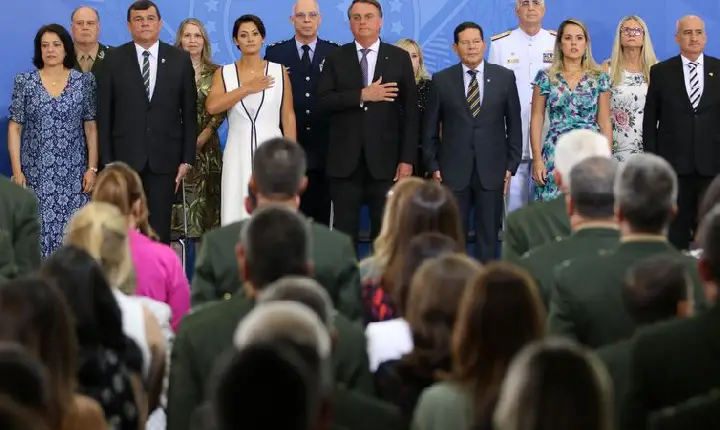 Em evento, presidente destaca papel das Forças Armadas