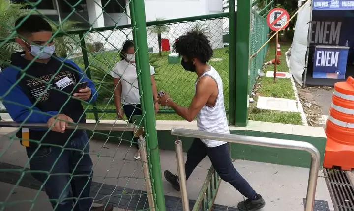Enem 2021: 22 estudantes tiraram nota máxima na redação