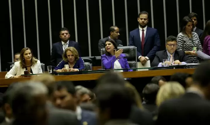 Evento do Projeto Conecta discute participação feminina na política