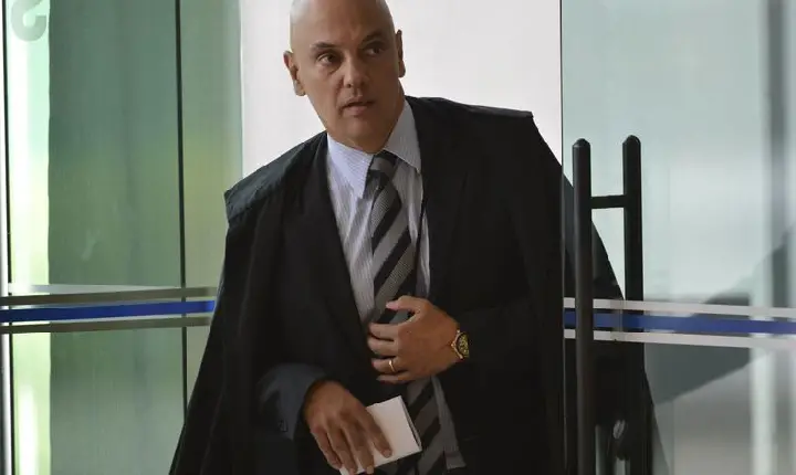 Ministro do STF manda deputado à PF para colocar tornozeleira