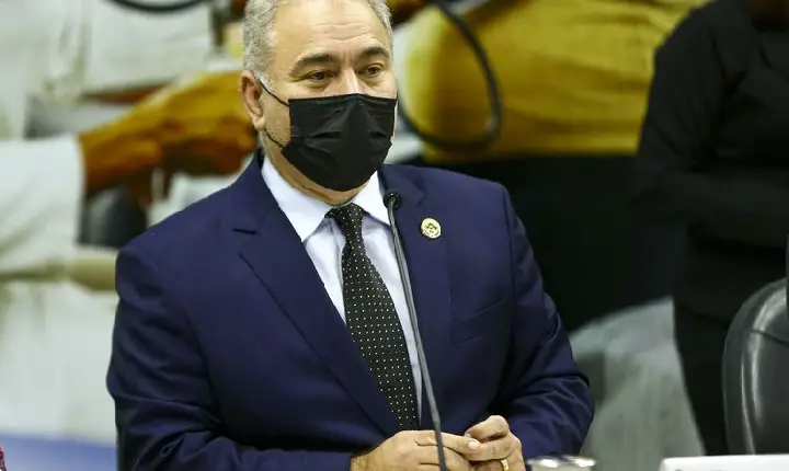 Ministro pede ao Senado para rebaixar covid-19 à situação de endemia