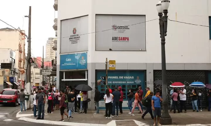 O desafio de conciliar geração de empregos com redução de custos 