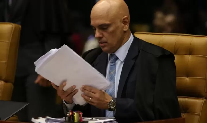 Para Alexandre de Moraes, deputado fica inelegível mesmo com indulto