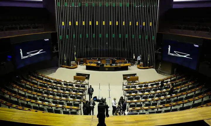 Plenário da Câmara é ambiente inviolável, diz vice-presidente