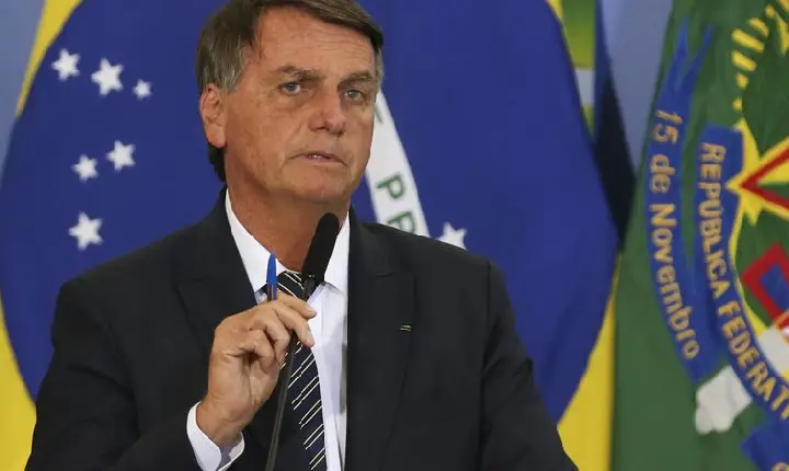 Presidente deixa hospital após desconforto abdominal