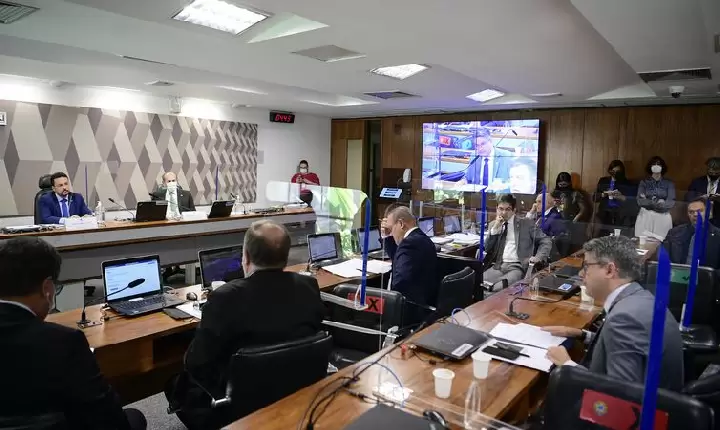 Presidente do FNDE diz que teve nome usado sem autorização