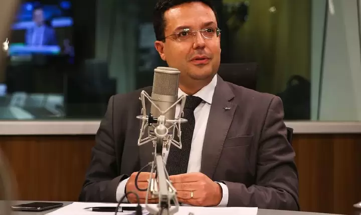 Presidente do FNDE tira dúvidas sobre quitação de dívidas do Fies