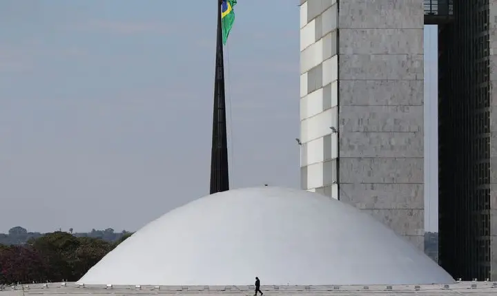 Senado aprova assistência humanitária às gestantes presas