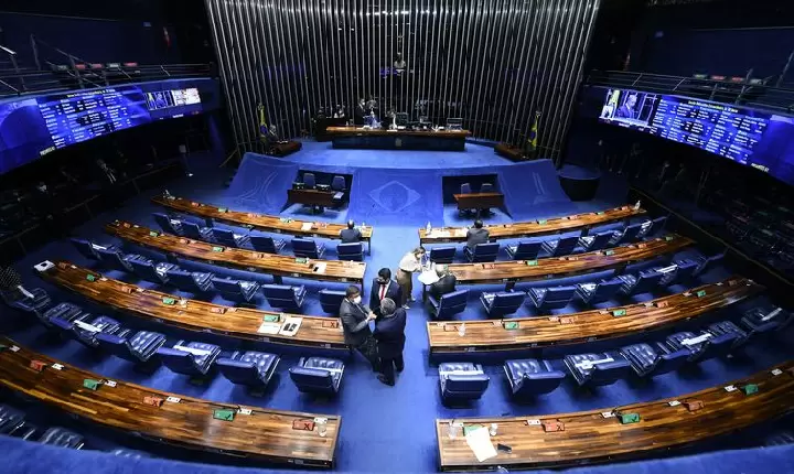 Senado aprova MP do Prouni e texto volta à Câmara