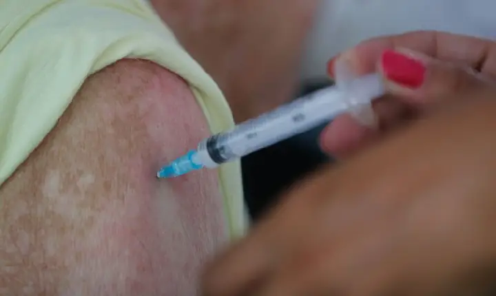 SP anuncia 4ª dose contra covid-19 para pessoas acima de 60 anos