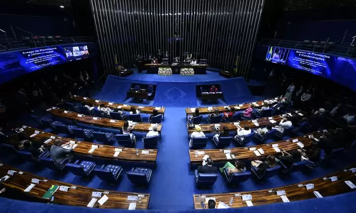 STF afasta imunidade parlamentar e abre ações contra senador Kajuru