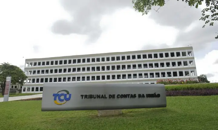 TCU determina que FNDE não conclua compra de ônibus escolares