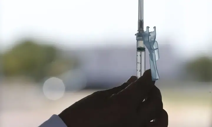 Um a cada cinco municípios pede cartão de vacinação nas escolas