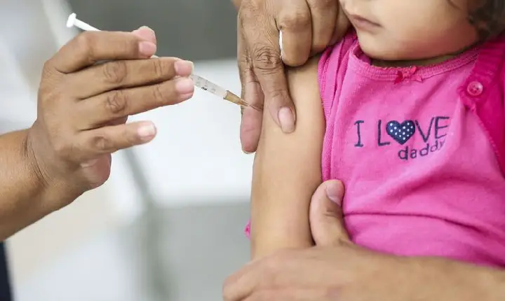 Vacinação de crianças contra sarampo e influenza começa em 4 de abril
