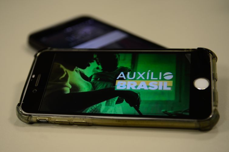 Caixa paga Auxílio Brasil a beneficiários com NIS final 6