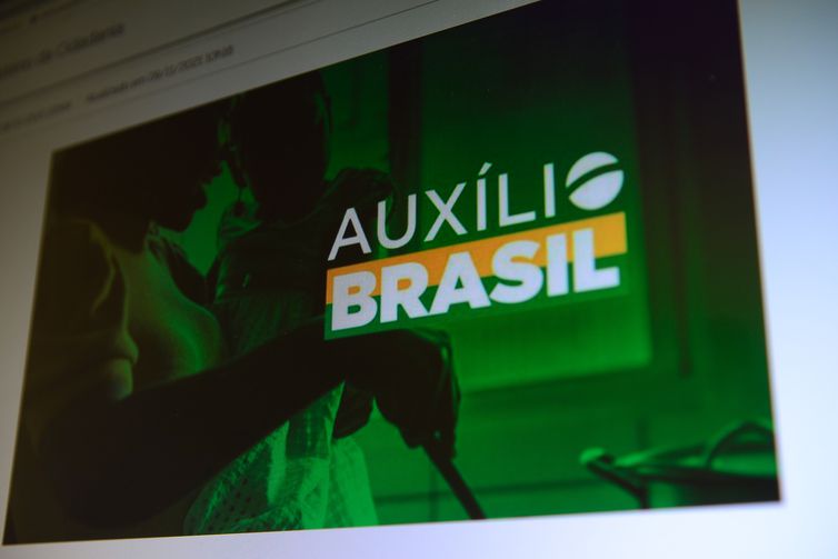 Caixa paga Auxílio Brasil a beneficiários com NIS final 7