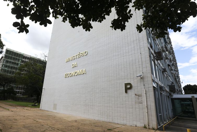 Governo Central tem déficit primário de R$ 20,62 bi em fevereiro