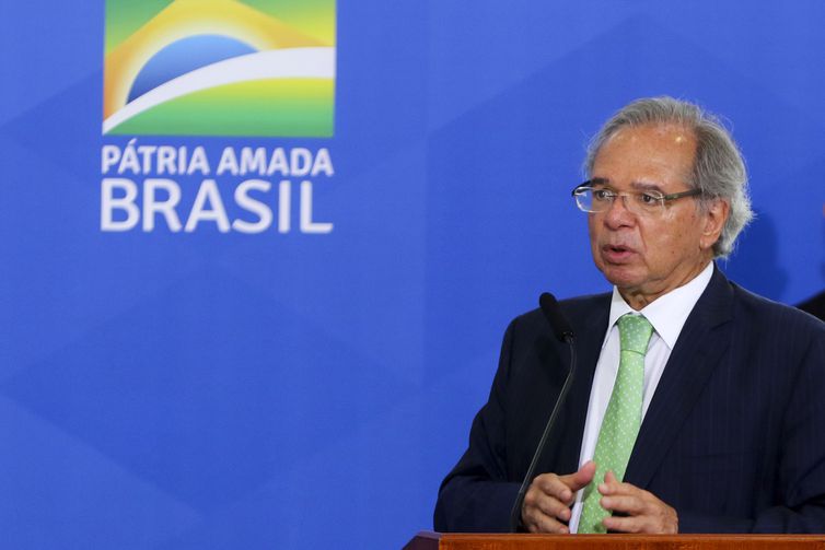 Presidente diz que espera redução de preços dos combustíveis