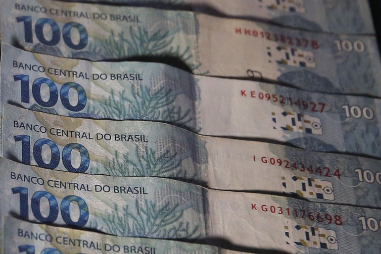 Caixa paga Auxílio Brasil a beneficiários com NIS final 9