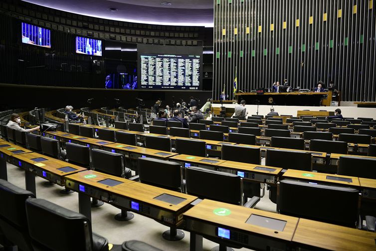 Câmara aprova PEC que derruba monopólio na fabricação de radiofármacos