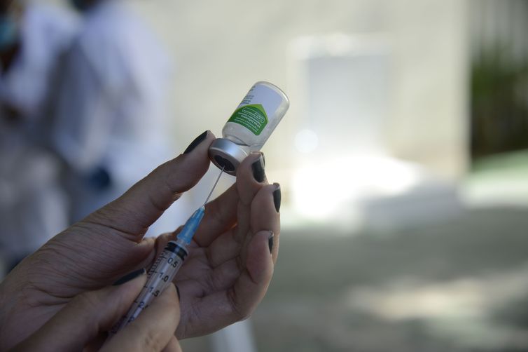 Campanha de vacinação contra gripe e sarampo tem dia D neste sábado