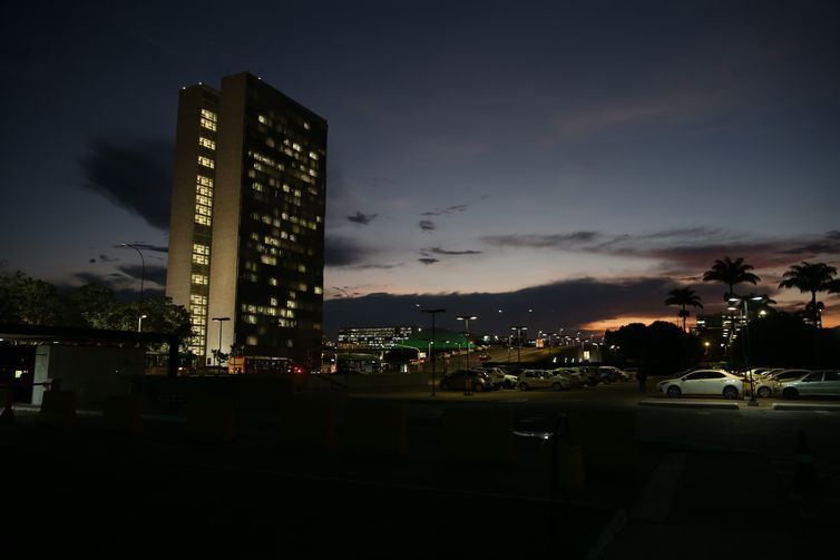 Congresso Nacional volta mostrar a frase Holocausto Nunca Mais