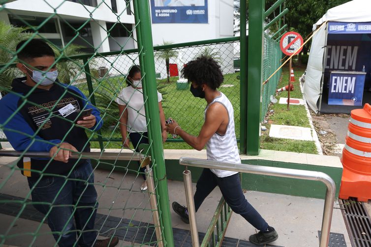 Enem 2021: 22 estudantes tiraram nota máxima na redação