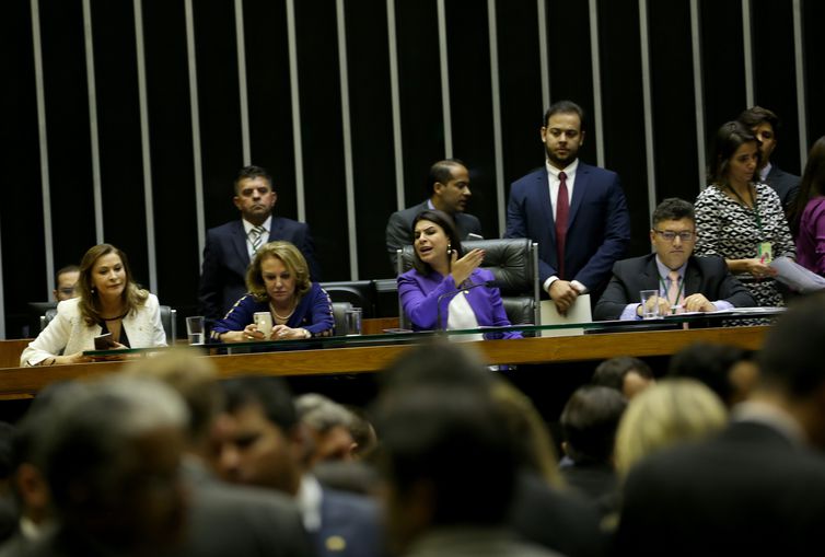 Evento do Projeto Conecta discute participação feminina na política