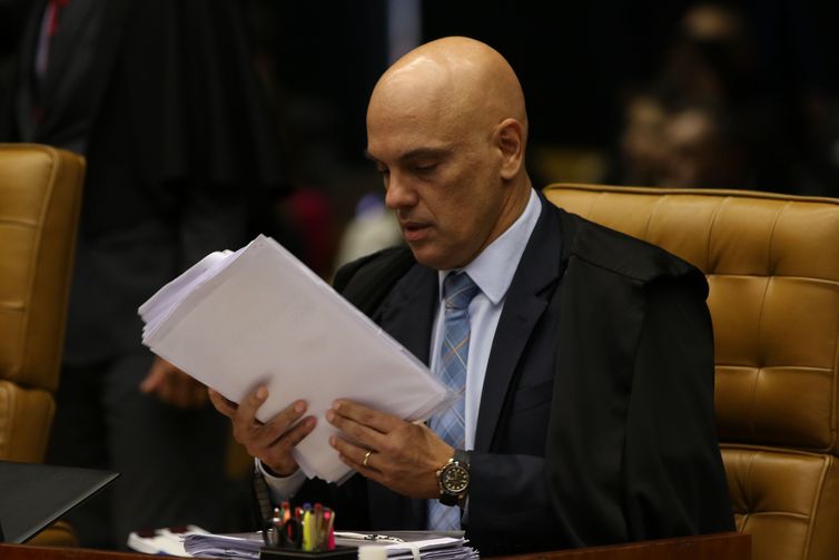 Para Alexandre de Moraes, deputado fica inelegível mesmo com indulto