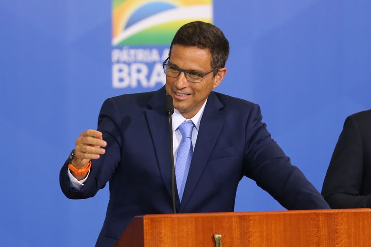 Presidente do BC se diz surpreso com a alta da inflação