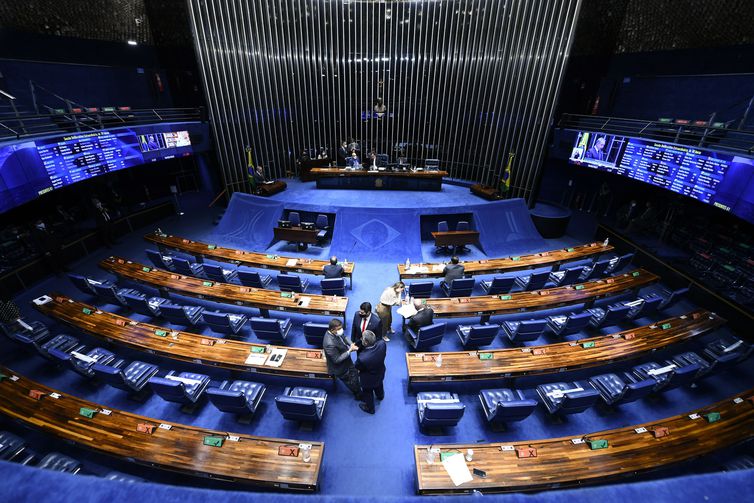 Senado aprova MP do Prouni e texto volta à Câmara
