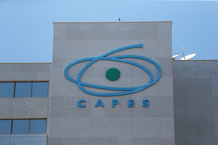 Universidade Aberta do Brasil oferece mais de 130 mil vagas