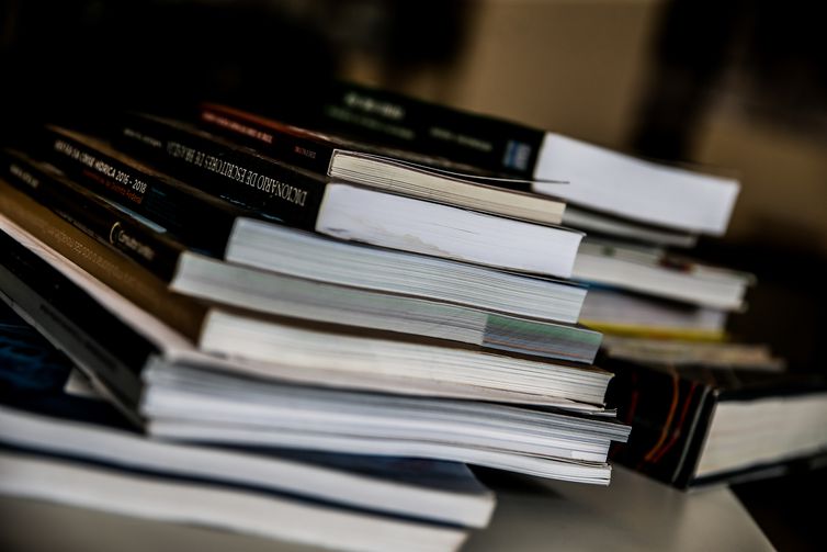 4ª Edição da Feira da Unesp oferece livros pela metade do preço 