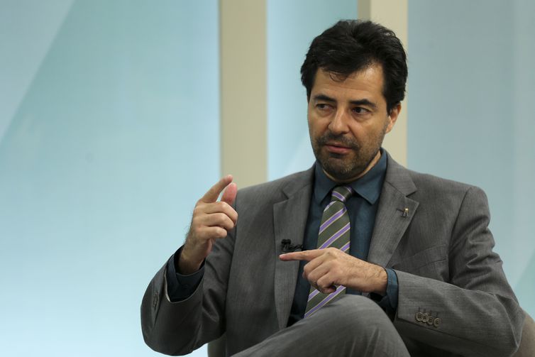 Bento Albuquerque deixa Minas e Energia e Sachsida é o novo ministro