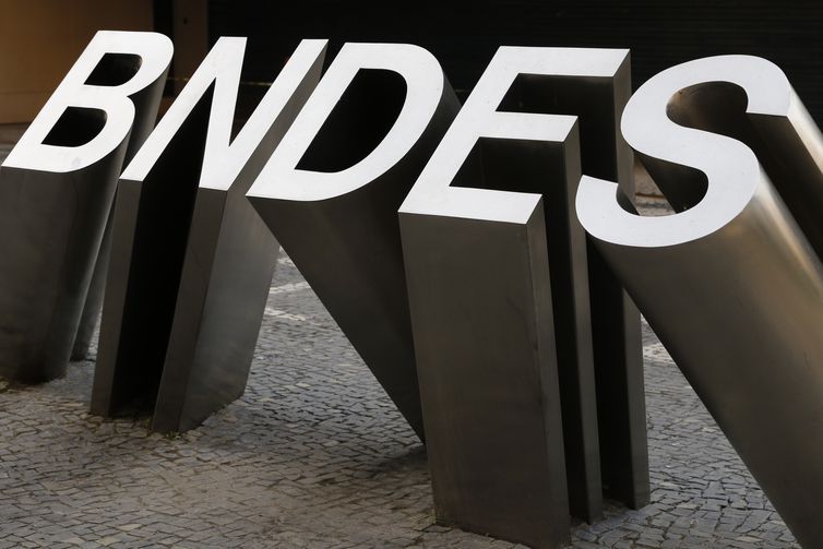 BNDES contrata fundo de investimento para sete setores-chave