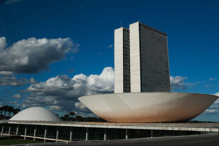 Conselho de Ética da Câmara instaura processos contra nove deputados