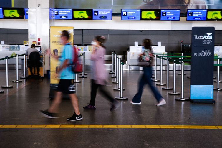 Covid-19: Brasil registra 21.432 novos casos e 92 mortes