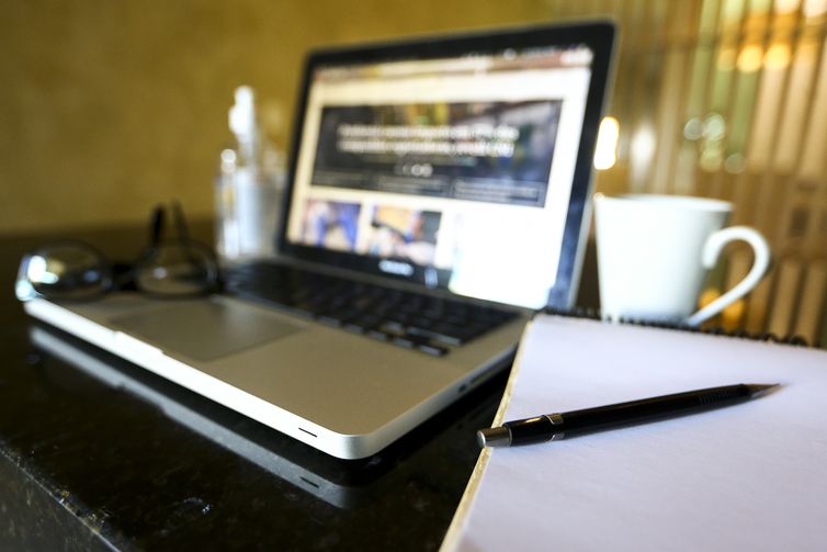 Ministério da Educação apresenta aplicativos para auxiliar estudantes